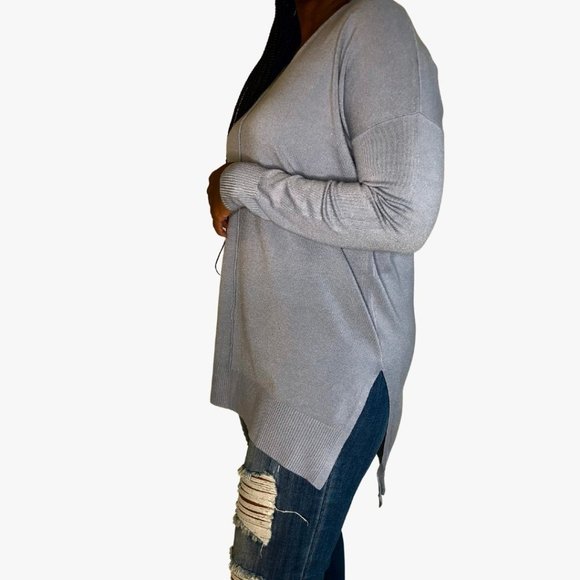 (NWT) Hi-Low V-Neck Long Sleeve Sweater - Picture 3 of 5